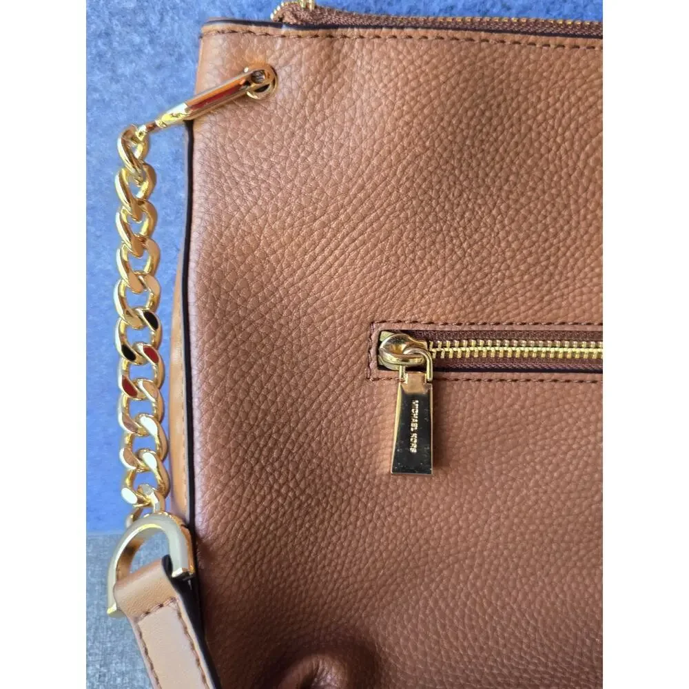 Michael Kors Hand/Shoulder Bag Brown Pebble Leather with Gold Toned Hardware - Picture 3 of 13